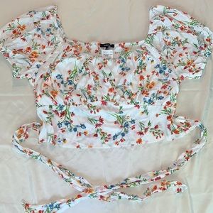 3/$12-NWT Floral crop top